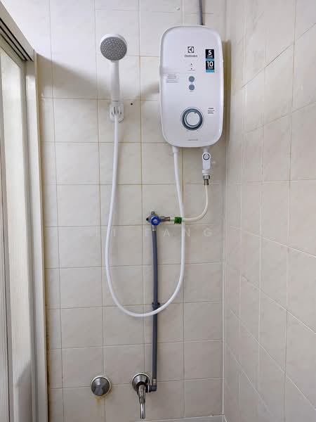 Apartment for Sale at Bukit Dumbar Permai - Li Fang - Bathroom - PropertyGuru.com.my