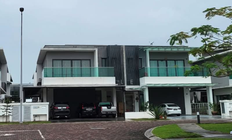 3-storey Terraced House for Sale in D'Island (Puchong) - Fey Lee - Exterior - PropertyGuru.com.my