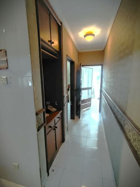 Townhouse for Sale in Country Heights (Kajang) - HL Lau - Corridor - PropertyGuru.com.my