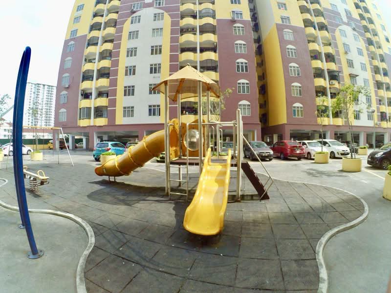 Pangsapuri untuk Dijual di Pangsapuri Lagoon Perdana - HL Lau - Exterior - PropertyGuru.com.my