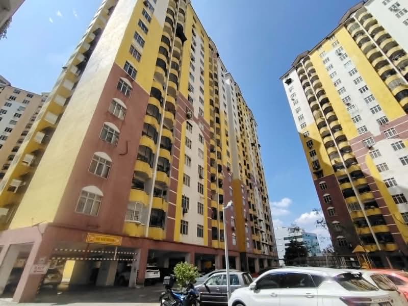 Pangsapuri untuk Dijual di Pangsapuri Lagoon Perdana - HL Lau - Exterior - PropertyGuru.com.my