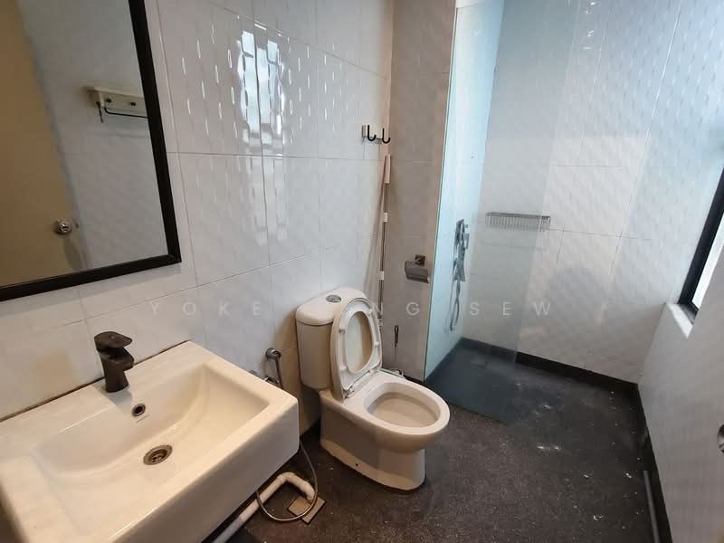 Condominium for Rent at Zefer Hill Residence - Yoke Leng Sew - Bathroom - PropertyGuru.com.my