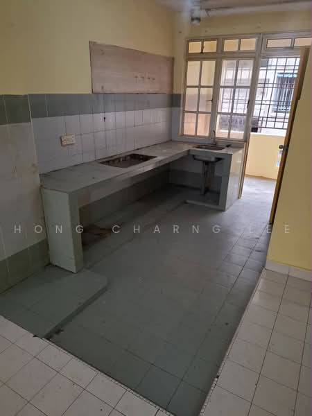 Apartment for Rent at Tanjong Puteri Apartment - Hong Charng Lee - Kitchen - PropertyGuru.com.my