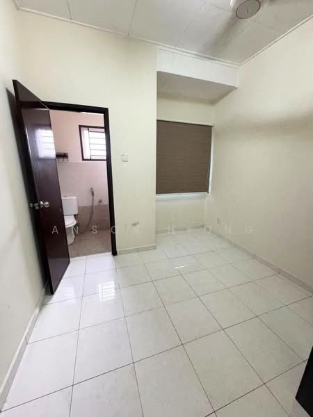 2-storey Terraced House for Sale in Taman Setia Indah (Tebrau) - Anson Hiong - Bathroom - PropertyGuru.com.my