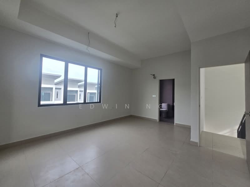 Rumah Berkembar untuk Dijual di Teluk Kumbar (Penang) - Edwin Ng - Living Room - PropertyGuru.com.my