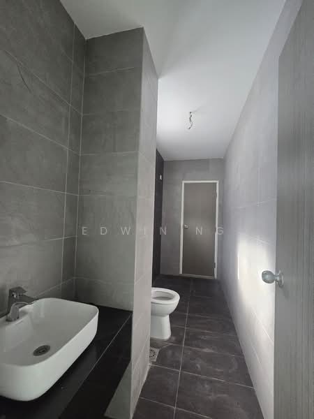 Rumah Berkembar untuk Dijual di Teluk Kumbar (Penang) - Edwin Ng - Bathroom - PropertyGuru.com.my