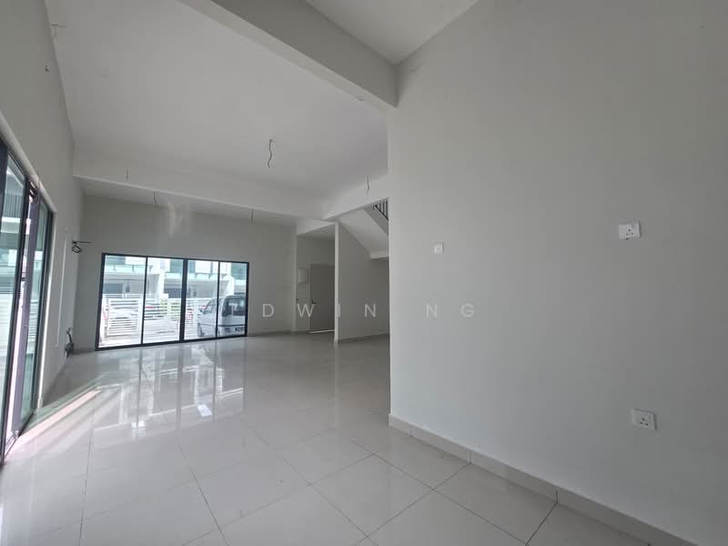 Rumah Berkembar untuk Dijual di Teluk Kumbar (Penang) - Edwin Ng - Living Room - PropertyGuru.com.my