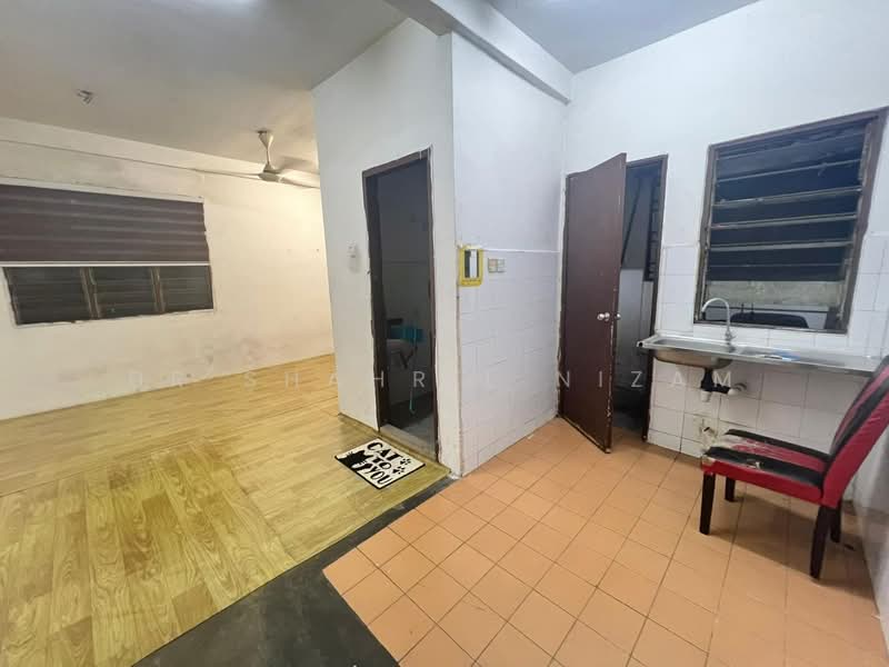 Pangsapuri untuk Dijual di Seri Ayu Apartment - Dr Shahril Nizam - Kitchen - PropertyGuru.com.my