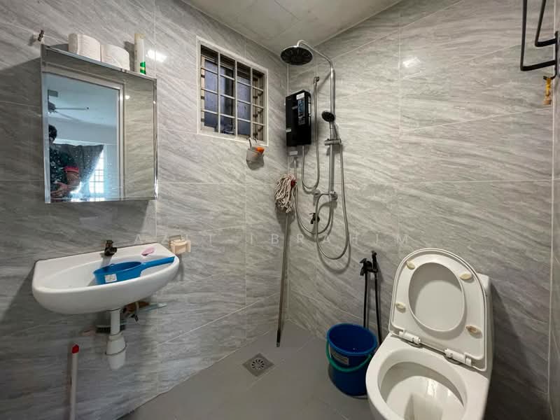 Kondominium untuk Dijual di Bella Vista - Azli Ibrahim - Bathroom - PropertyGuru.com.my