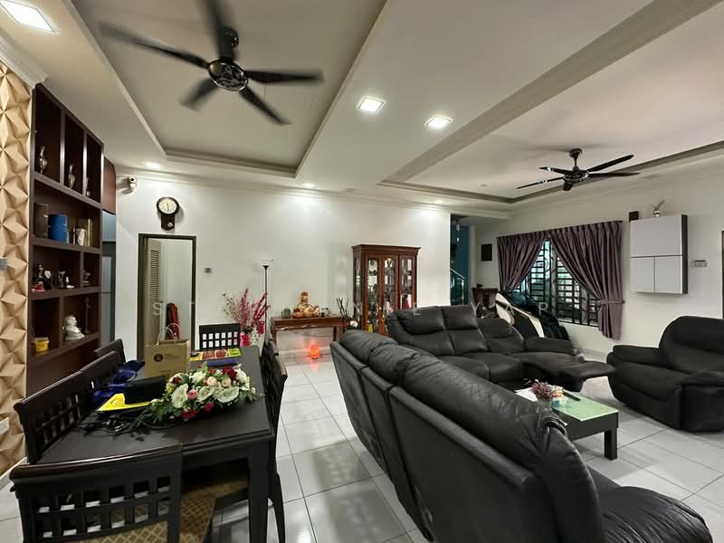 Rumah Teres 2 Tingkat untuk Dijual di Taman Sri Gadong (Klang) - Stephanie Yap - Living Room - PropertyGuru.com.my