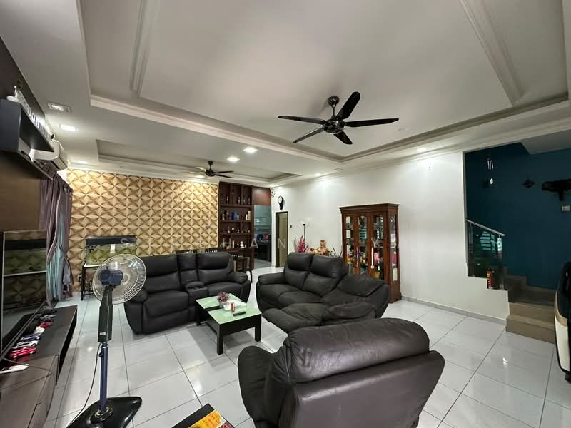 Rumah Teres 2 Tingkat untuk Dijual di Taman Sri Gadong (Klang) - Stephanie Yap - Living Room - PropertyGuru.com.my