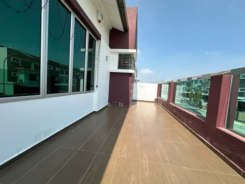 Rumah Teres 2 Tingkat untuk Dijual di Taman Sri Gadong (Klang) - Stephanie Yap - Balcony - PropertyGuru.com.my