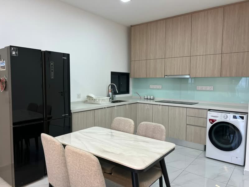 Kediaman Servis untuk Dijual di Equine Residence - Janet Au - Kitchen - PropertyGuru.com.my