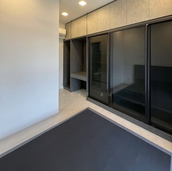 Kediaman Servis untuk Dijual di Equine Residence - Janet Au - Bedroom - PropertyGuru.com.my