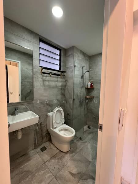 Kediaman Servis untuk Dijual di Equine Residence - Janet Au - Bathroom - PropertyGuru.com.my