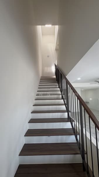 Rumah Teres untuk Disewa di Taman Bukit Serdang (Seri Kembangan) - Shawn Tan - PropertyGuru.com.my