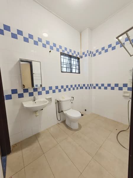 Rumah Teres 2 Tingkat untuk Dijual di Bandar Puteri Puchong (Puchong) - Evan Goh - Bathroom - PropertyGuru.com.my