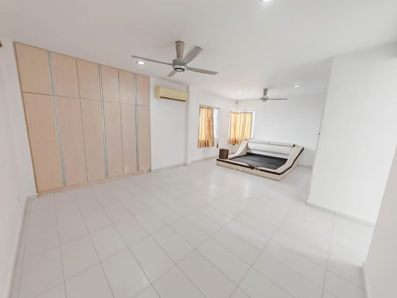 Semi-Detached House for Sale in Taman Mutiara Indah (Puchong) - Evan Goh - Bedroom - PropertyGuru.com.my