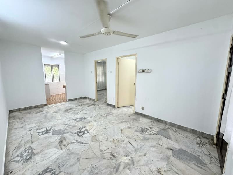 Rumah Flat untuk Dijual di Seksyen 4 Wangsa Maju Flat - Azli Ibrahim - Living Room - PropertyGuru.com.my