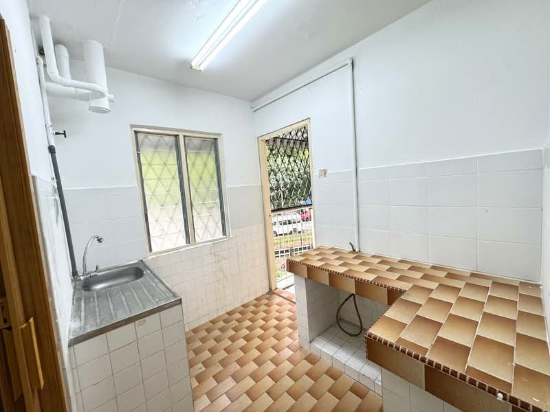 Rumah Flat untuk Dijual di Seksyen 4 Wangsa Maju Flat - Azli Ibrahim - Kitchen - PropertyGuru.com.my