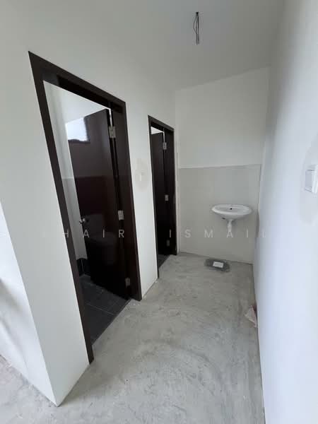 Shop for Rent in Pasir Gudang (Johor) - Khairi Ismail - Bathroom - PropertyGuru.com.my