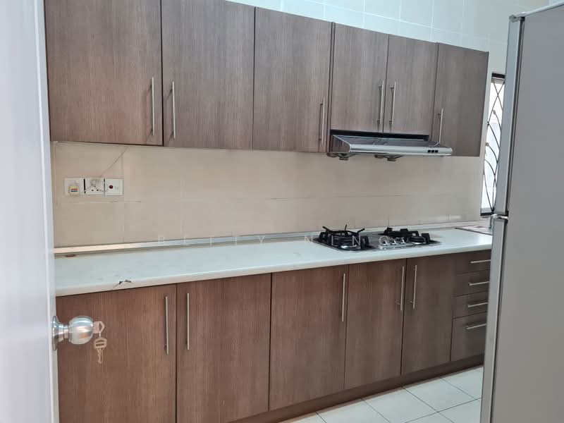 Servis Apartment untuk Dijual di Waldorf Tower - Betty Ning - Kitchen - PropertyGuru.com.my