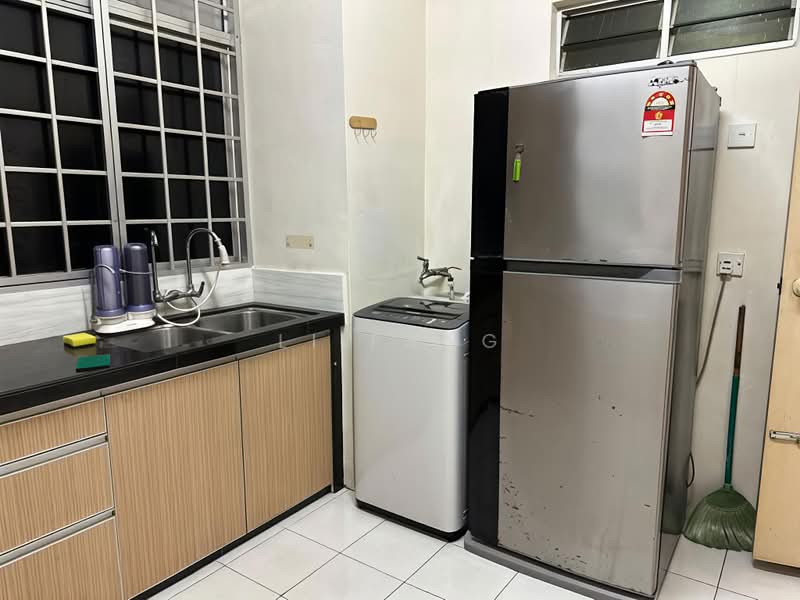 Kondominium untuk Dijual di Putra Place Condominium - Li Fang - Kitchen - PropertyGuru.com.my