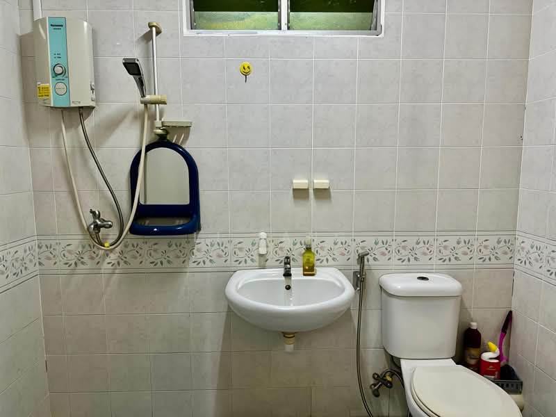 Kondominium untuk Dijual di Putra Place Condominium - Li Fang - Bathroom - PropertyGuru.com.my