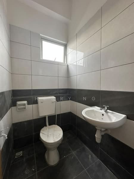 Shop for Rent in Sungai Petani (Kedah) - Henry Ng - Bathroom - PropertyGuru.com.my