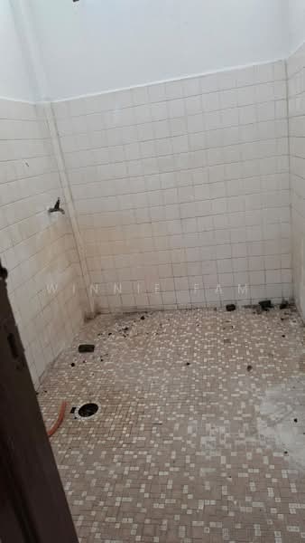 Rumah Banglo untuk Disewa di Kampung Cempaka (Petaling Jaya) - Winnie Fam - Bathroom - PropertyGuru.com.my