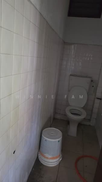Banglo Komersial untuk Disewa di Kampung Cempaka (Petaling Jaya) - Winnie Fam - Bathroom - PropertyGuru.com.my