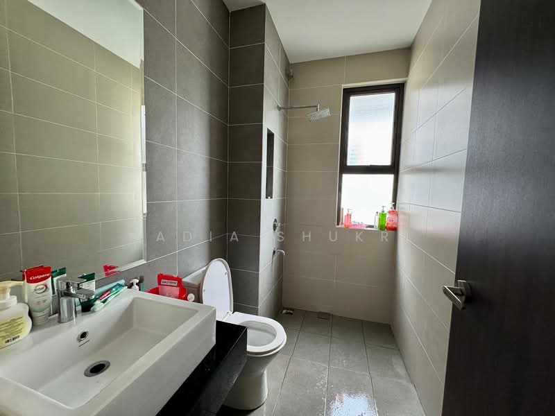 Semi-Detached House for Sale in Bukit Jelutong (Shah Alam) - Nadia Shukri - Bathroom - PropertyGuru.com.my