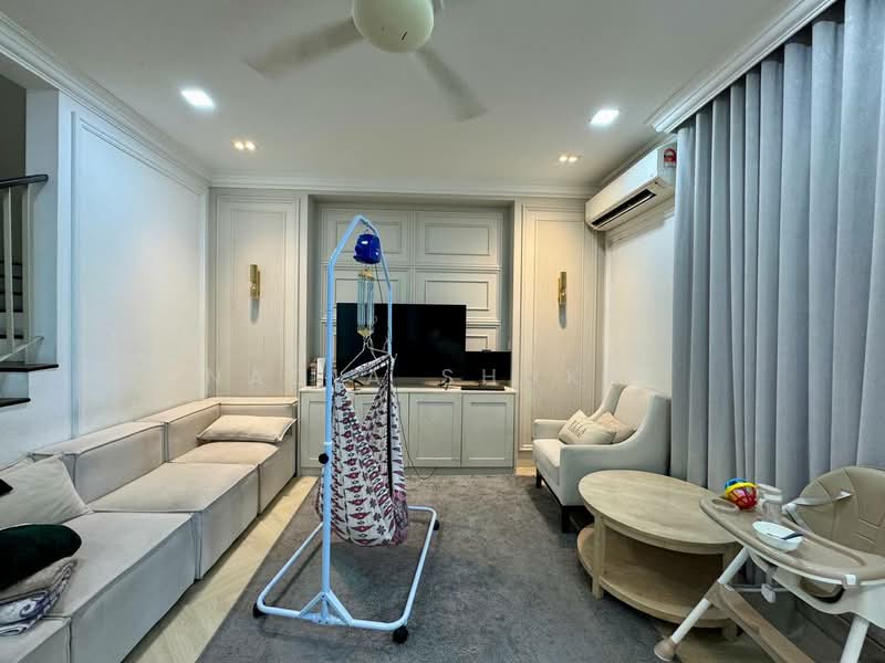 Semi-Detached House for Sale in Bukit Jelutong (Shah Alam) - Nadia Shukri - Living Room - PropertyGuru.com.my