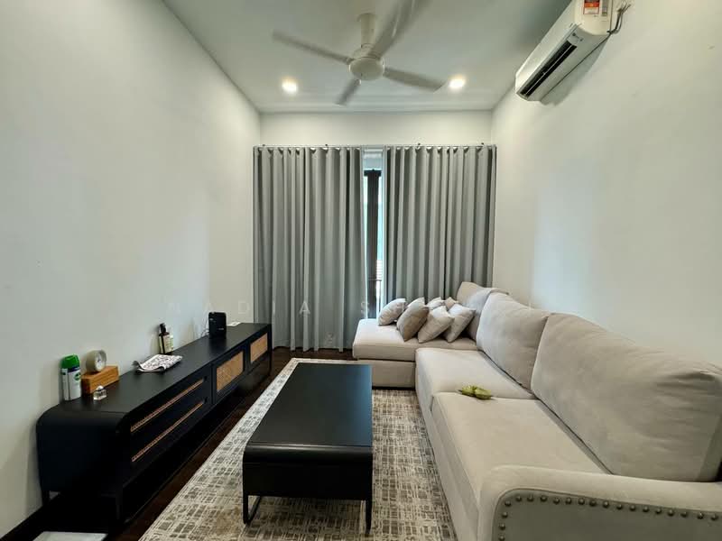 Semi-Detached House for Sale in Bukit Jelutong (Shah Alam) - Nadia Shukri - Living Room - PropertyGuru.com.my