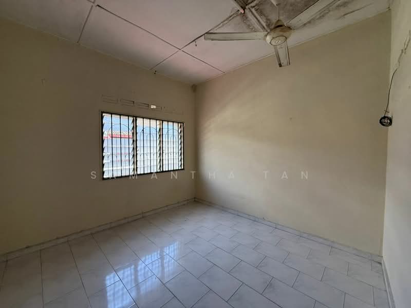 2-storey Terraced House for Sale in Taman Johor Jaya (Johor Bahru) - Samantha Tan - Interior - PropertyGuru.com.my