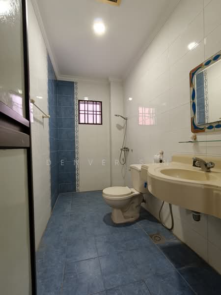 2.5-storey Terraced House for Sale in Kuchai Lama (Kuala Lumpur) - Denver Sin - Bathroom - PropertyGuru.com.my