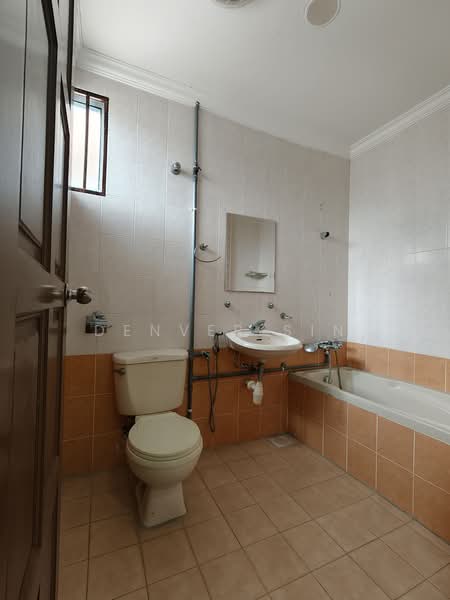 2.5-storey Terraced House for Sale in Kuchai Lama (Kuala Lumpur) - Denver Sin - Bathroom - PropertyGuru.com.my