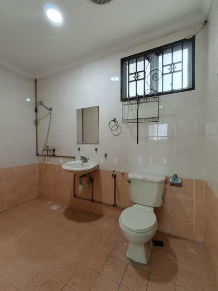2.5-storey Terraced House for Sale in Kuchai Lama (Kuala Lumpur) - Denver Sin - Bathroom - PropertyGuru.com.my