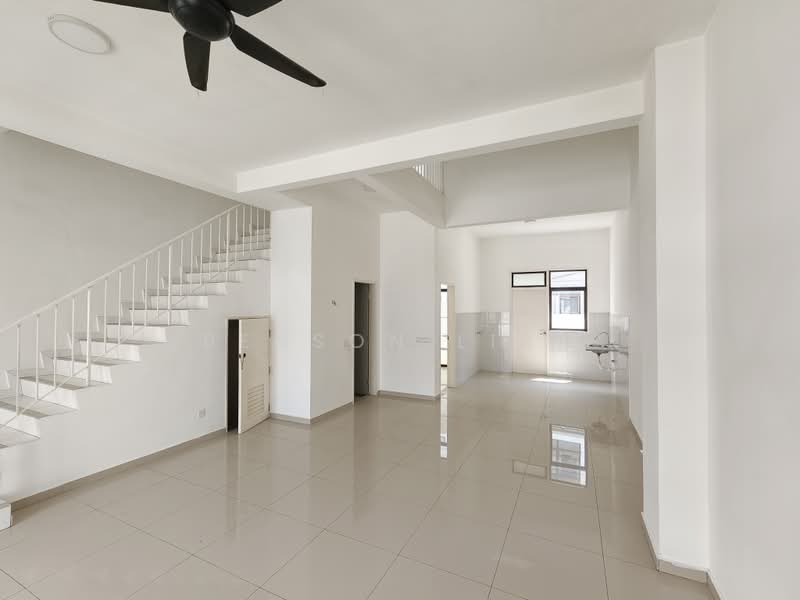 2-storey Terraced House for Sale in Puncak Alam (Selangor) - Benson Lian - Living Room - PropertyGuru.com.my
