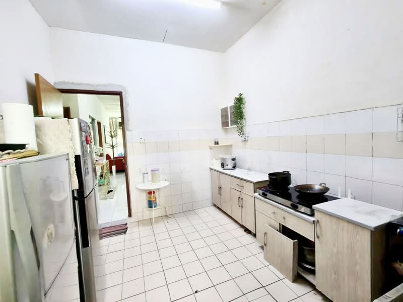 1-storey Terraced House for Sale in Taman Megah Ria (Masai) - May Lee - Kitchen - PropertyGuru.com.my