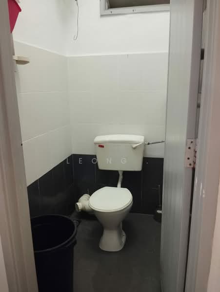 Pangsapuri untuk Dijual di Taman Lone Pine (Medium Low Cost) - Leong . - Bathroom - PropertyGuru.com.my