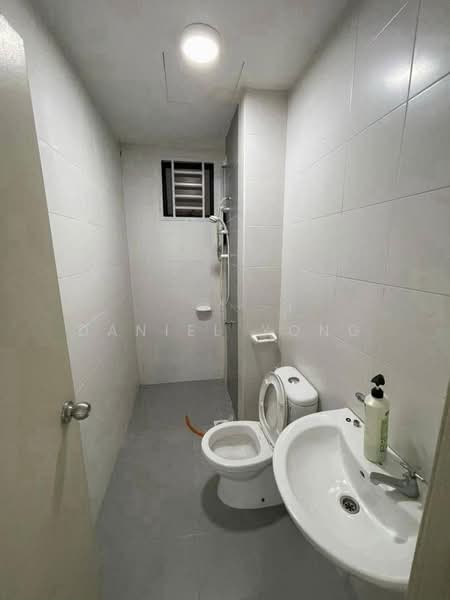 Servis Apartment untuk Dijual di Jentayu Residensi @ Tampoi - Daniel Yong - Bathroom - PropertyGuru.com.my