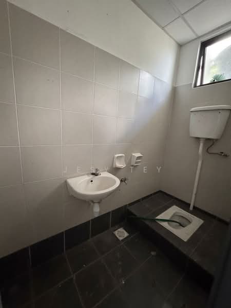 Shop / Office for Rent in Ulu Tiram (Johor) - Jesy Tey - Bathroom - PropertyGuru.com.my