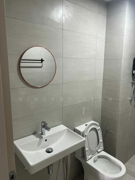 Servis Apartment untuk Dijual di Residensi Ava @ Kiara Bay - Vincent Yeoh - Bathroom - PropertyGuru.com.my