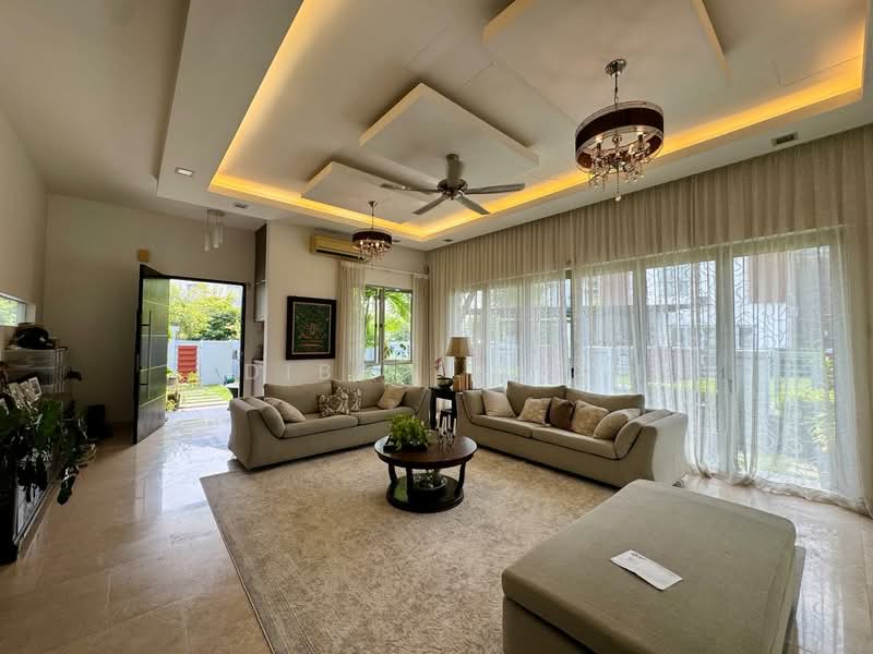 Rumah Banglo untuk Dijual di Seksyen 13 (Shah Alam) - Adibah Salim - Living Room - PropertyGuru.com.my