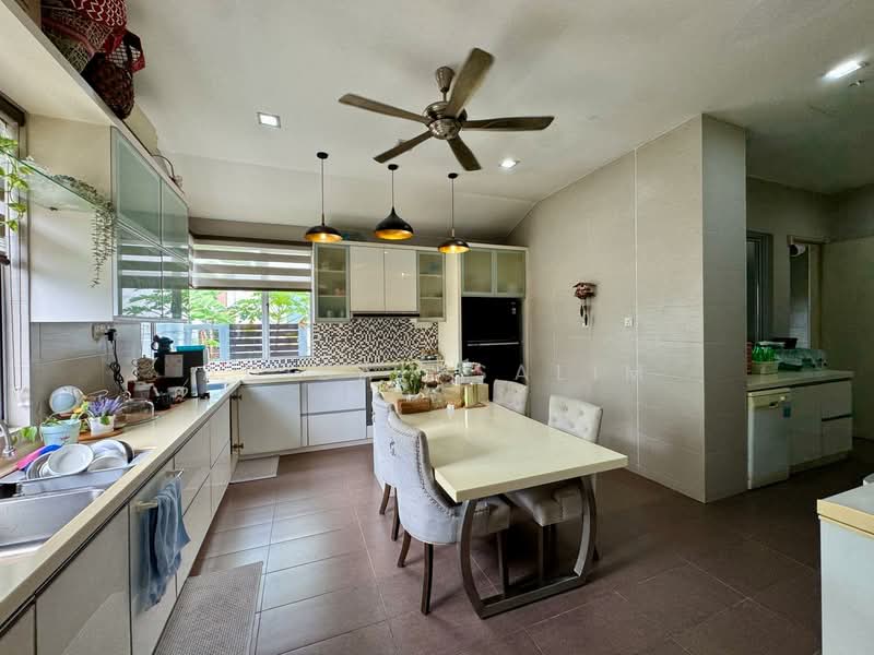 Rumah Banglo untuk Dijual di Seksyen 13 (Shah Alam) - Adibah Salim - Kitchen - PropertyGuru.com.my