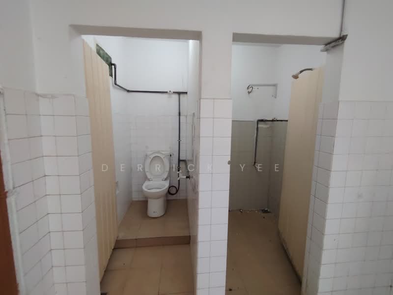 Rumah Teres 1 Tingkat untuk Disewa di Taman Kesidang Seksyen 3 (Melaka City) - Derrick Yee - Bathroom - PropertyGuru.com.my
