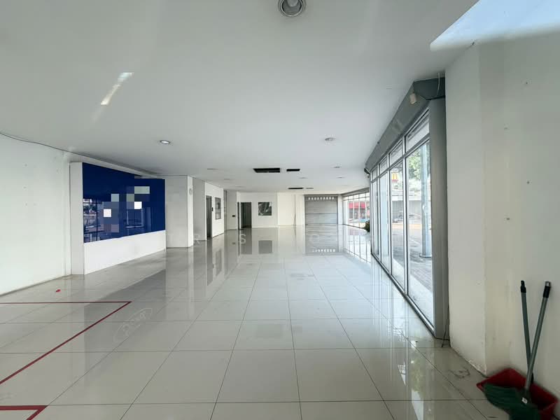 Shop / Office untuk Disewa di Pusat Bandar Rawang (Rawang) - Tris Jong - Interior - PropertyGuru.com.my