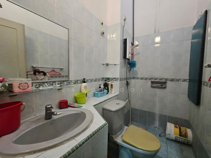 Rumah Teres 2 Tingkat untuk Dijual di Putra Heights (Subang Jaya) - Jason Ooi - Bathroom - PropertyGuru.com.my