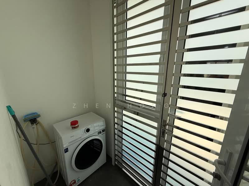 Rumah Teres 2 Tingkat untuk Dijual di Aspen Vision City (Batu Kawan) - Zhen Hong - Balcony - PropertyGuru.com.my
